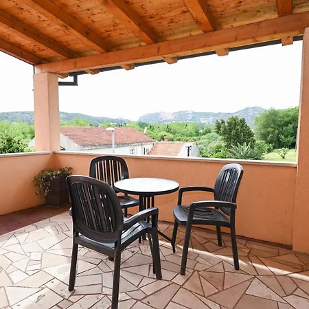 Apartment Apatmani Kogo *