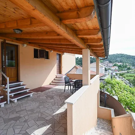 Apatmani Kogo Apartment *